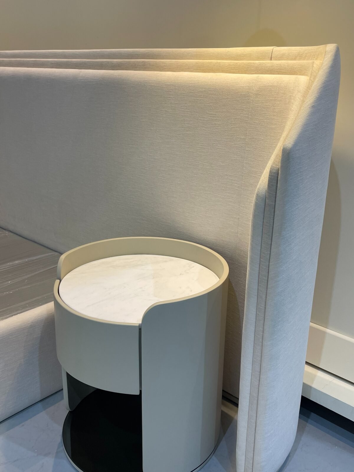 Round Night Table – Ø50 × H57 cm - Image 3
