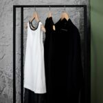 Clothing Stand with Back Panel – Modern Floor Hanger (160 cm) - Image 5